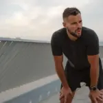 Como treinos intensos afetam o humor e o sono de novos corredores