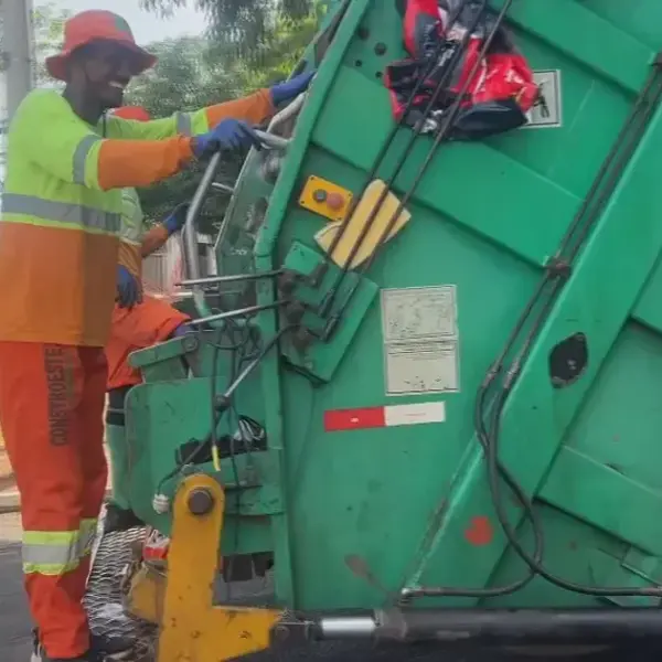 Coletor de lixo se destaca em provas de atletismo e inspira corredores