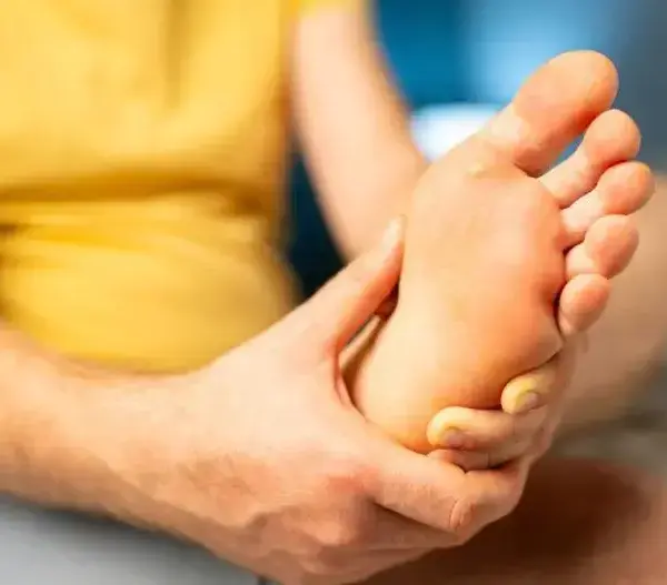 Dormência nos pés: sinais de alerta para a saúde dos corredores