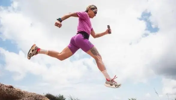 Fernanda Maciel inicia nova fase com parceria de dois anos com a Mombora