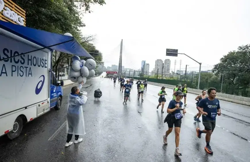 Asics Golden Run São Paulo 2026: chuva, pódio e desafios…