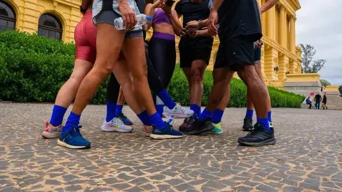 Meias viram 'Tinder' em corridas: cores sinalizam status amoroso