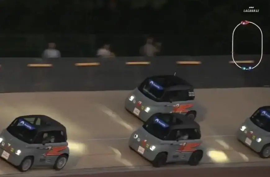 Influenciadores disputam corrida com mini carros elétricos e atraem 150 mil