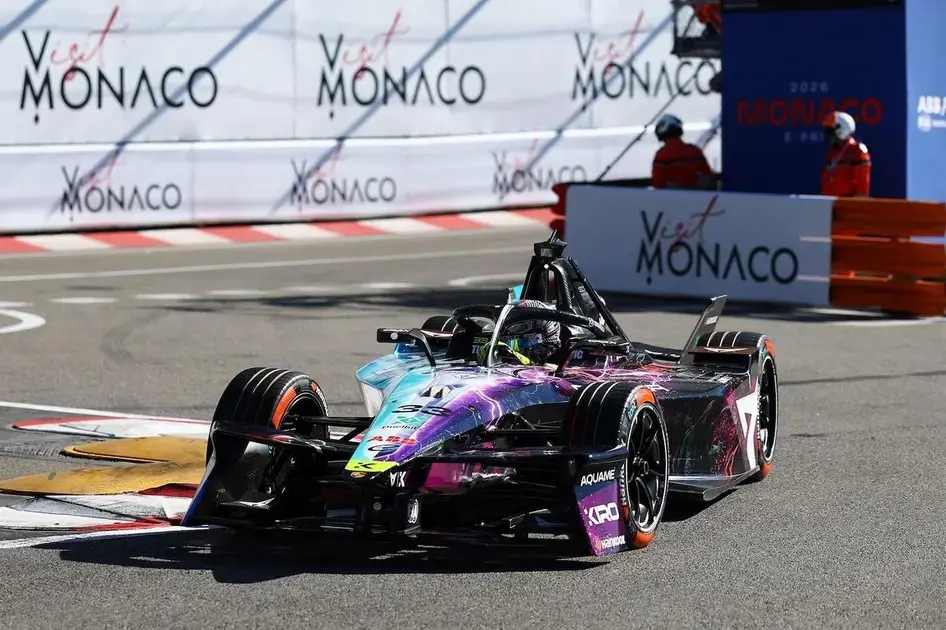 Ticktum supera Jake Dennis no fim e vence corrida 1 do ePrix de Tóquio