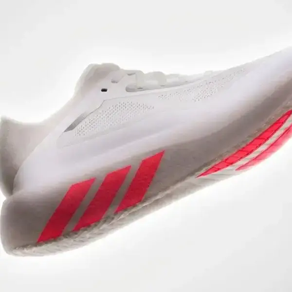 Adidas lança rota do Hyper Truck para testar linha Hyperboost pelo Brasil
