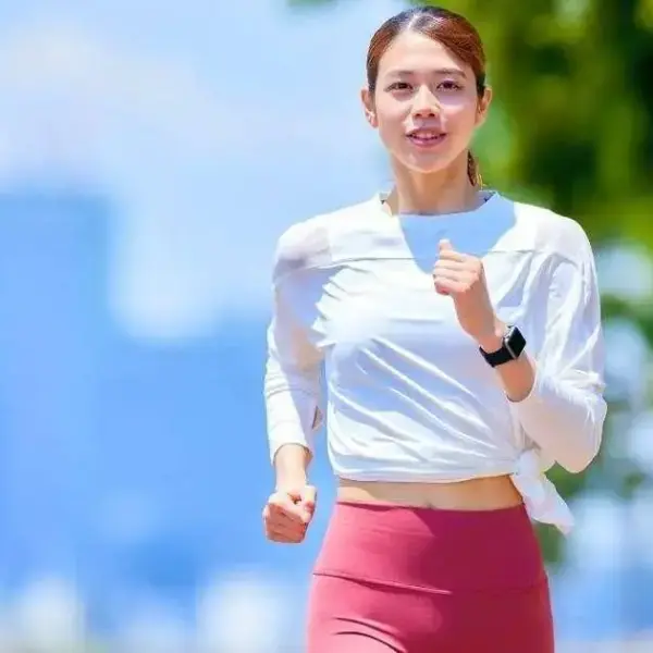 Endometriose e corrida: como adaptar o treino sem prejudicar a saúde