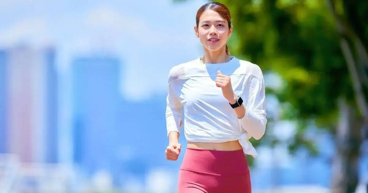 Endometriose e corrida: como adaptar o treino sem prejudicar a saúde
