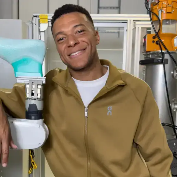 On entra no futebol com Mbappé e Thierry Henry para inovar o esporte
