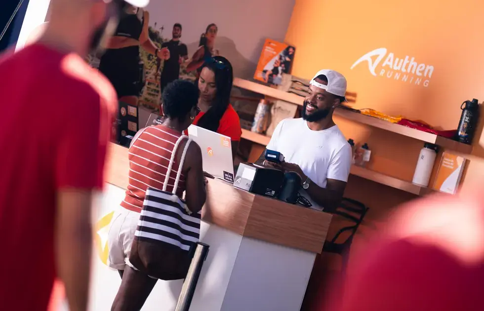 Authen realiza primeiro Mega Bazar no Rio com peças a partir de R$25