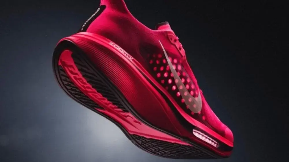 Nike lança Pegasus Plus 2: ZoomX e Air Zoom renovam o clássico