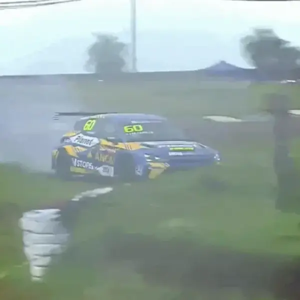 Torcedor atingido por pneu em corrida na Argentina passa bem